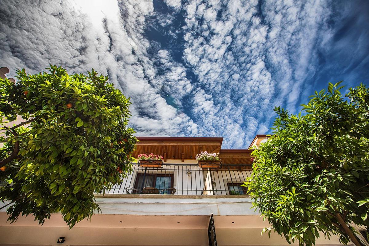 No 10 Hotel Selçuk Exteriör bild